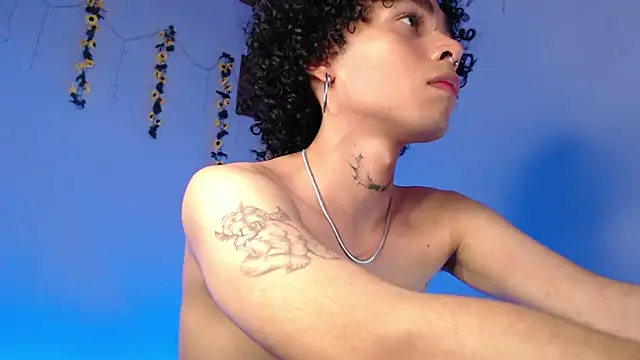 Snapshot of seven7xis chatting on 03.13.25 seven7xis online show from 03.13.25