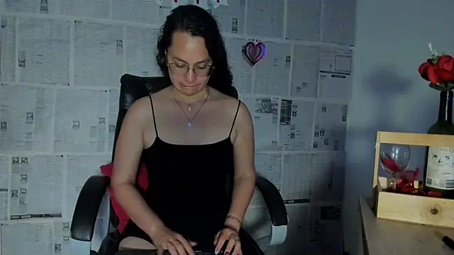 emmaTorres1 online show from 02.13.25