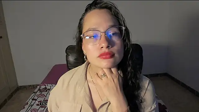 emmaTorres1 online show from 03.02.25