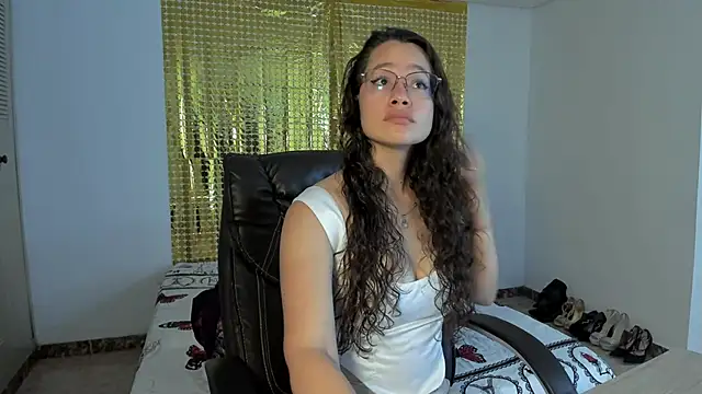 emmaTorres1 online show from 03.16.25