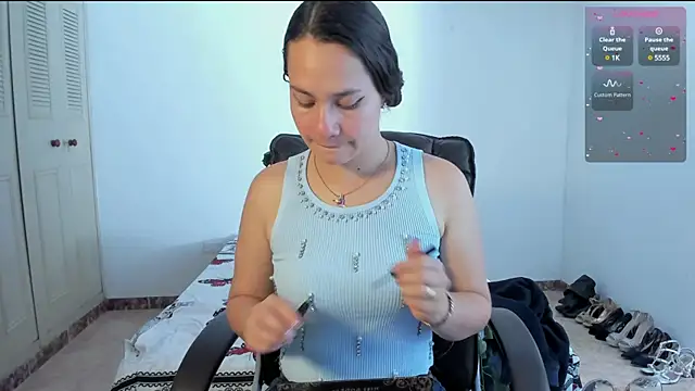 emmaTorres1 online show from 03.19.25