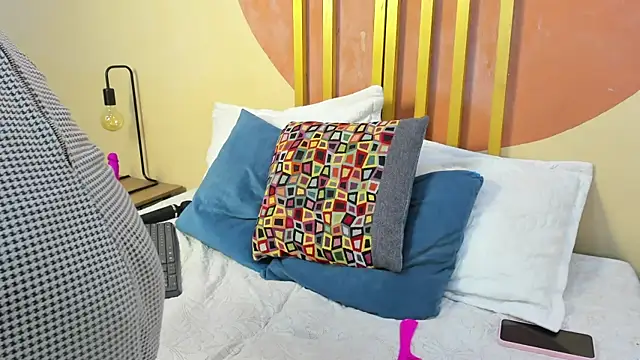 Nicole Angels  online show from 04.30.26
