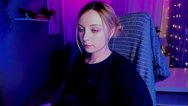 Snapshot of forget_me_not_eve chatting on 01.11.25 forget me not eve online show from 01.11.25