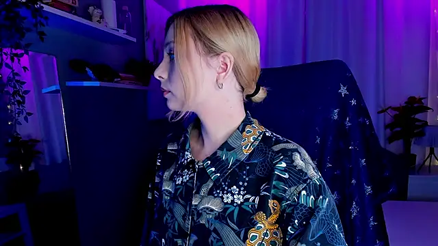 Snapshot of forget_me_not_eve chatting on 01.14.25 forget me not eve online show from 01.14.25