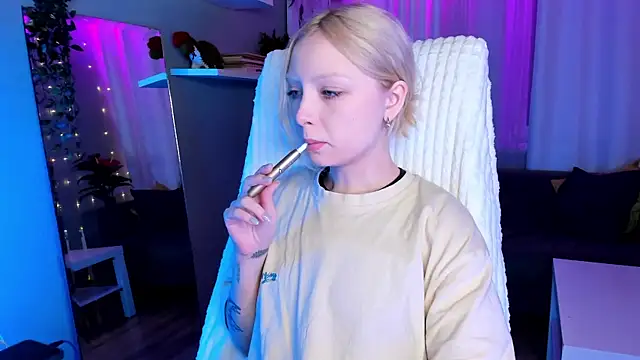 Snapshot of forget_me_not_eve chatting on 02.09.25 forget me not eve online show from 02.09.25