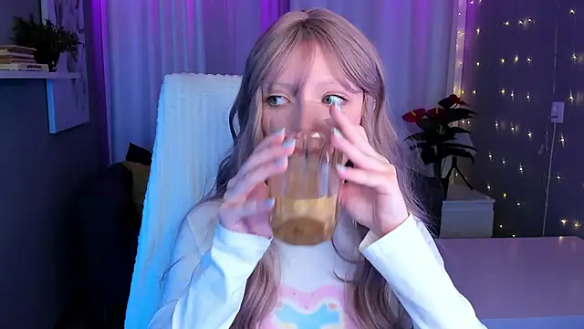 Snapshot of forget_me_not_eve chatting on 02.09.25 forget me not eve online show from 02.09.25