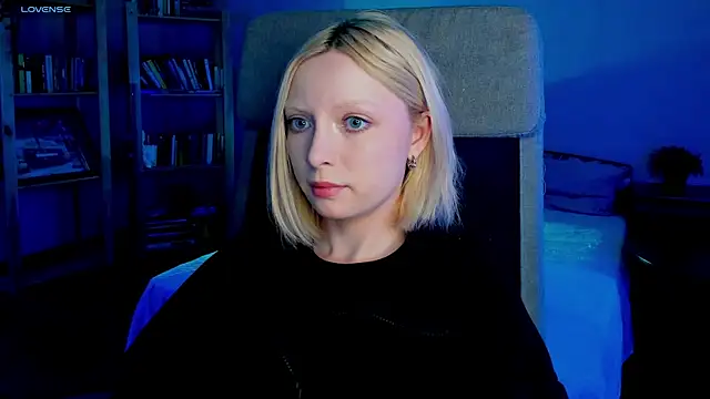 Snapshot of forget_me_not_eve chatting on 02.28.25 forget me not eve online show from 02.28.25