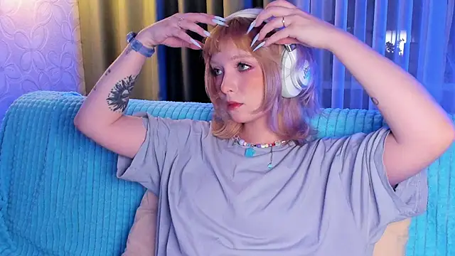 Snapshot of forget_me_not_eve chatting on 11.08.25 forget me not eve online show from 11.08.25