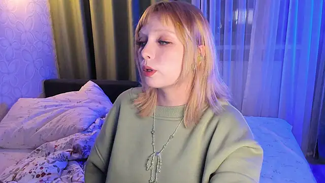 Snapshot of forget_me_not_eve chatting on 11.21.25 forget me not eve online show from 11.21.25