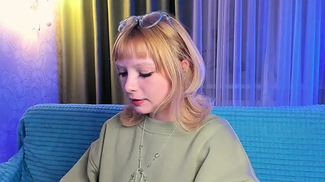 Snapshot of forget_me_not_eve chatting on 11.22.25 forget me not eve online show from 11.22.25