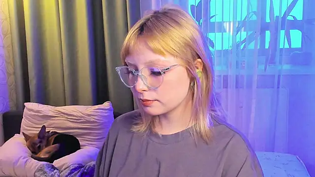 Snapshot of forget_me_not_eve chatting on 11.27.25 forget me not eve online show from 11.27.25