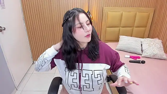 LOLAMAXI online show from 04.24.26