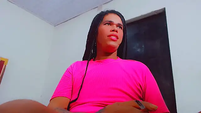 Snapshot of fox_naughty_violet chatting on 10.01.25 fox naughty violet online show from 10.01.25