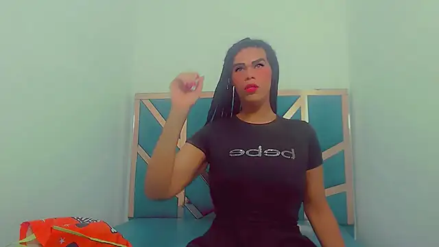 Snapshot of fox_naughty_violet chatting on 10.27.25 fox naughty violet online show from 10.27.25