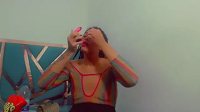 Snapshot of fox_naughty_violet chatting on 11.03.25 fox naughty violet online show from 11.03.25