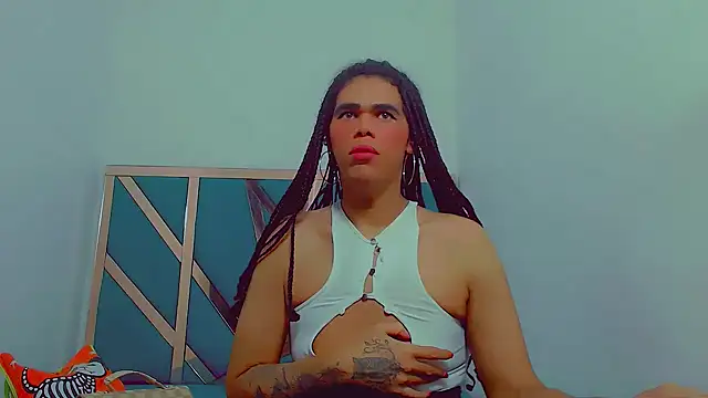 Snapshot of fox_naughty_violet chatting on 11.10.25 fox naughty violet online show from 11.10.25