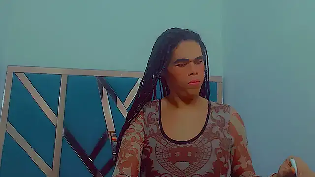 Snapshot of fox_naughty_violet chatting on 12.04.25 fox naughty violet online show from 12.04.25