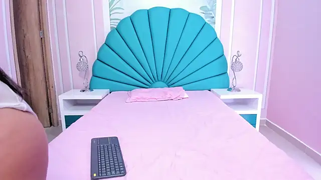 Snapshot of Daphne_Fox_ chatting on 01.15.25 Daphne Fox online show from 01.15.25