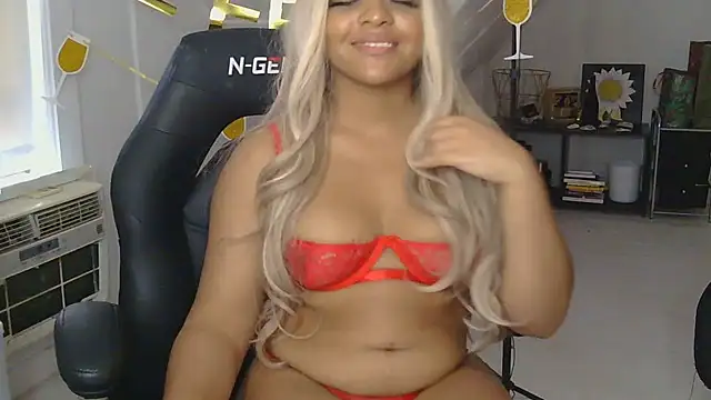 Snapshot of jaslenelovely chatting on 12.31.24 jaslenelovely online show from 12.31.24