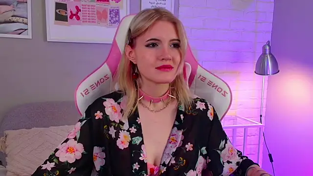 NellieLoyns online show from 03.04.25