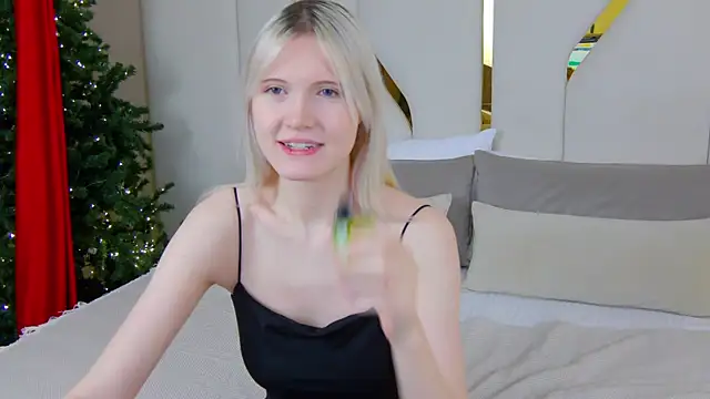 NellieLoyns online show from 12.03.25