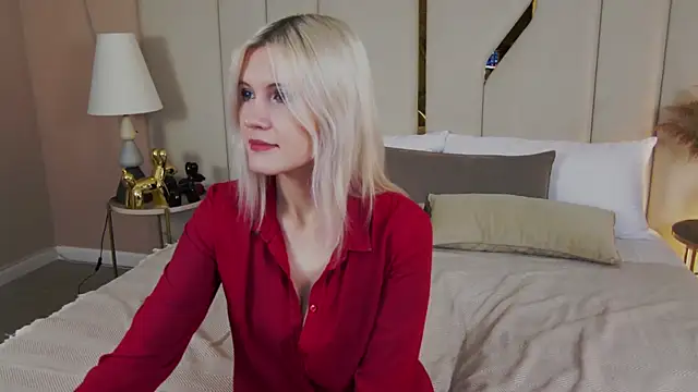 Snapshot of NellieLoyns chatting on 02.28.26 NellieLoyns online show from 02.28.26