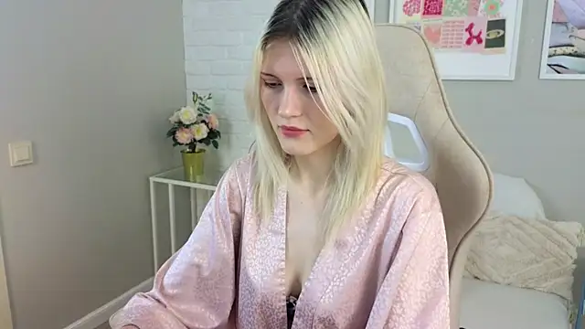 NellieLoyns online show from 05.09.26