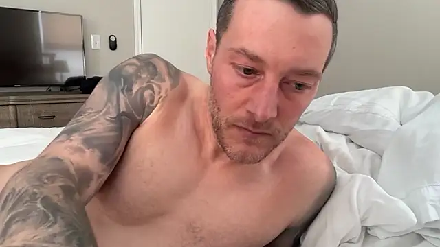 Snapshot of moon-boy chatting on 02.11.25 moon-boy online show from 02.11.25