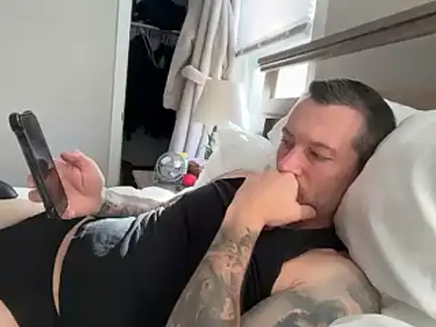 Snapshot of moon-boy chatting on 11.06.25 moon-boy online show from 11.06.25