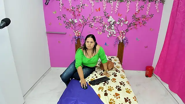 kariragapeass18 online show from 01.19.25