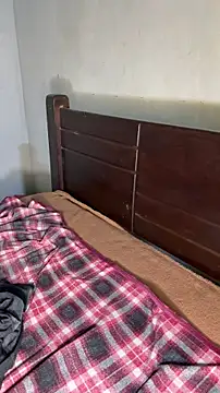 Snapshot of Beboteejoel chatting on 12.16.25 Beboteejoel online show from 12.16.25