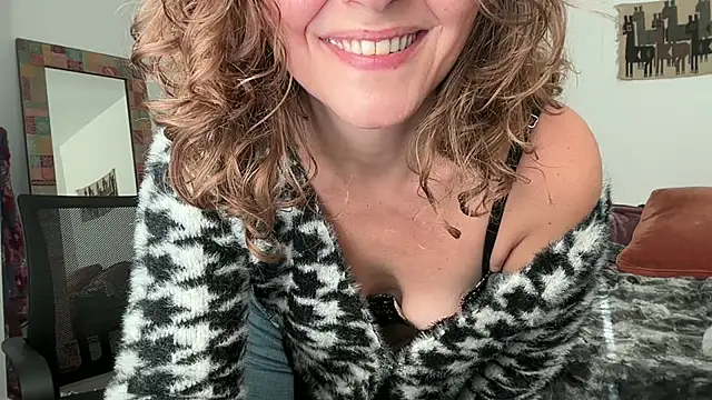 leahsparkles online show from 10.17.25