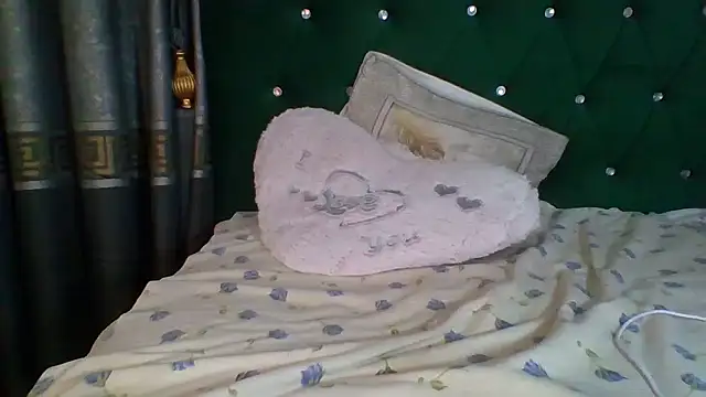 LeydiLi online show from 03.19.25