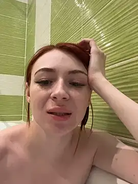 Snapshot of Cuteroxyfoxy chatting on 02.14.25 Cuteroxyfoxy online show from 02.14.25