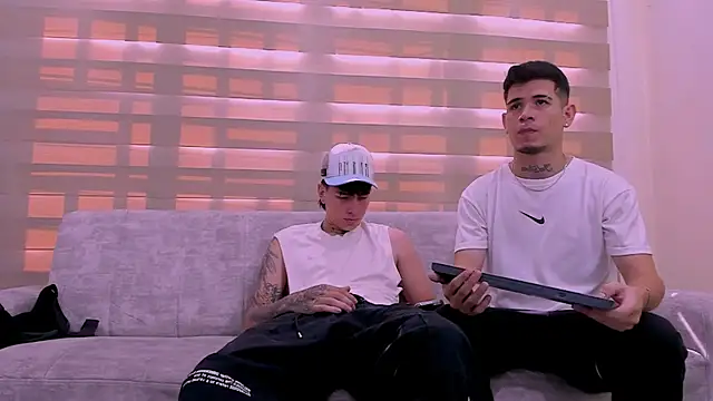 Snapshot of hell_twink chatting on 01.27.25 hell twink online show from 01.27.25