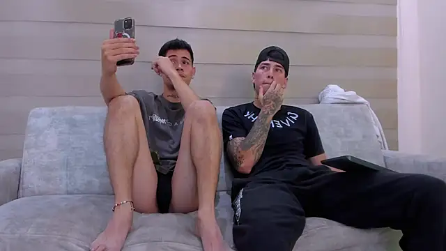 Snapshot of hell_twink chatting on 03.12.25 hell twink online show from 03.12.25