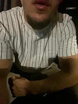 Snapshot of couplehot992 chatting on 10.15.25 couplehot992 online show from 10.15.25