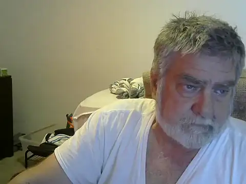 Snapshot of viejo_oso chatting on 09.20.25 viejo oso online show from 09.20.25