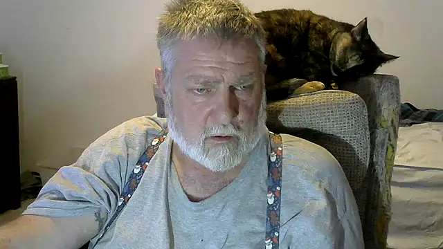 Snapshot of viejo_oso chatting on 11.17.25 viejo oso online show from 11.17.25