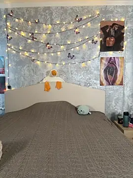 Sabrina shells online show from 11.28.25