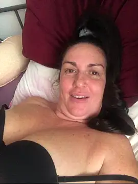 Snapshot of BELLAMORGANE1 chatting on 10.25.25 BELLAMORGANE1 online show from 10.25.25