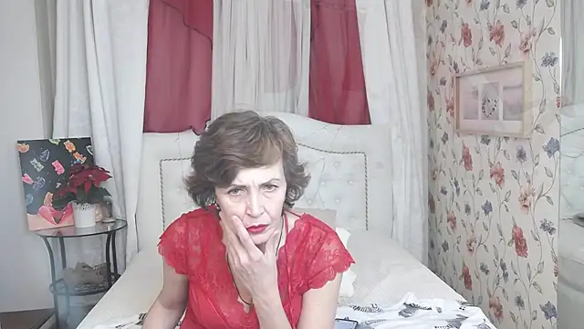 Snapshot of SilviaHart chatting on 10.09.25 SilviaHart online show from 10.09.25