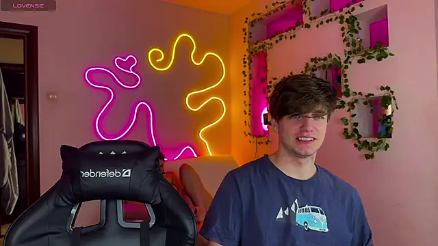 RobertAndLinela online show from 02.28.25