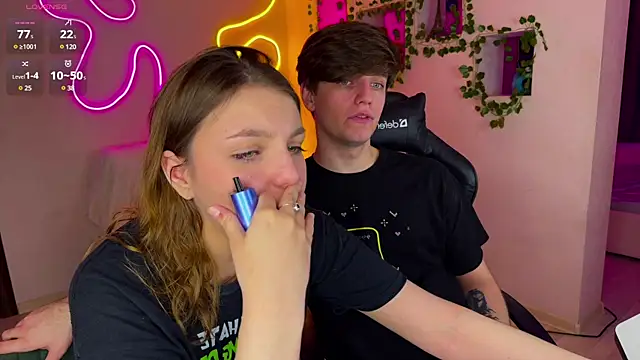 RobertAndLinela online show from 03.13.25