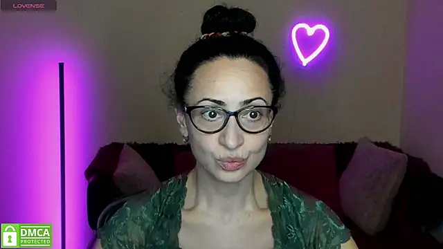 Snapshot of Arianasweety23 chatting on 03.11.25 Arianasweety23 online show from 03.11.25