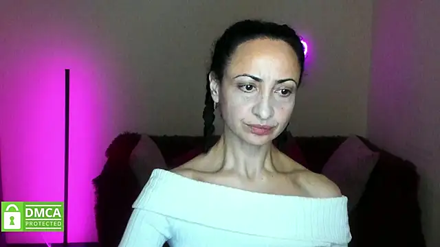 Snapshot of Arianasweety23 chatting on 10.28.25 Arianasweety23 online show from 10.28.25