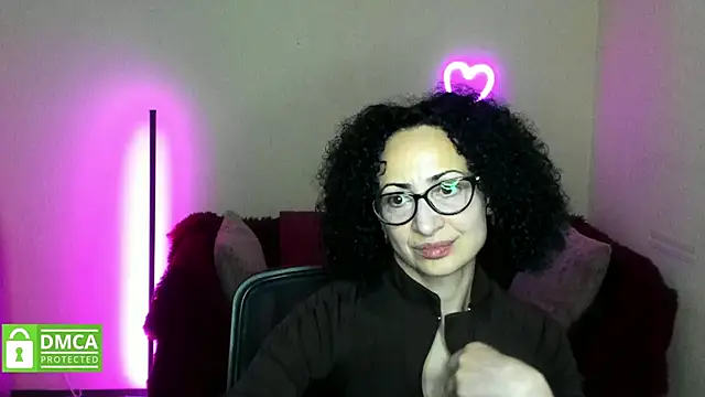 Snapshot of Arianasweety23 chatting on 10.31.25 Arianasweety23 online show from 10.31.25