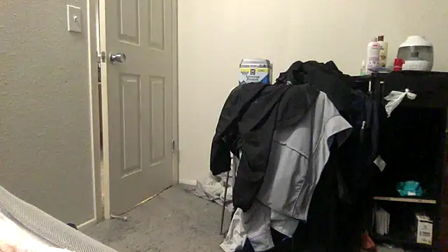 Snapshot of bubblebut420 chatting on 11.21.25 bubblebut420 online show from 11.21.25