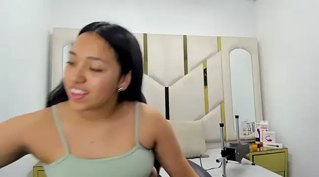 IsabellRodriguez18 online show from 03.12.25