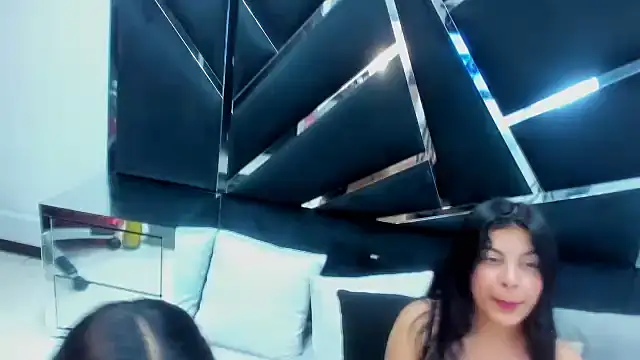 IsabellRodriguez18 online show from 03.20.25